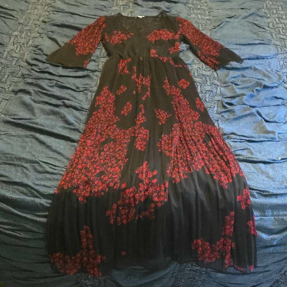 GUESS Black and Red Floral Dress